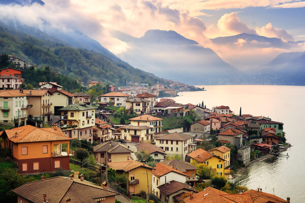 Northern Italy and Its Lakes featuring Padua and Venice